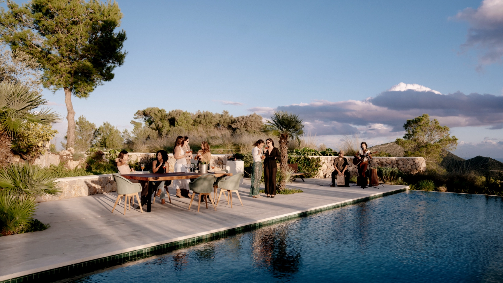 dreikant-explore-outdoortisch in palma