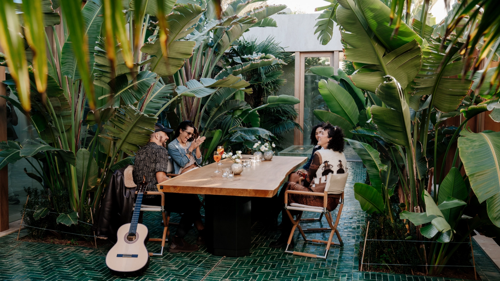 dreikant-home-outdoortisch zeder