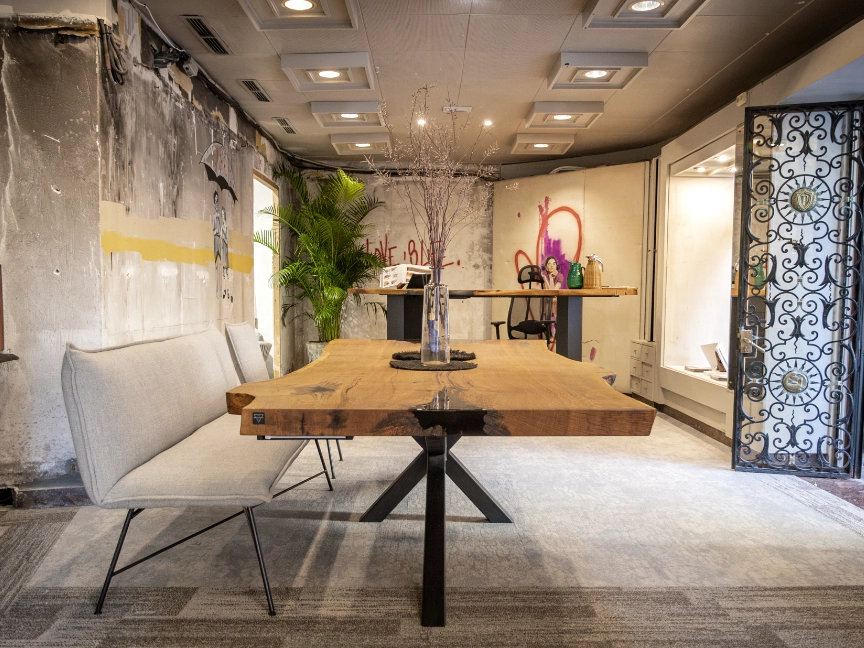 dreikant-showrooms-palma-esstisch eiche-Fabian Stefan Renner