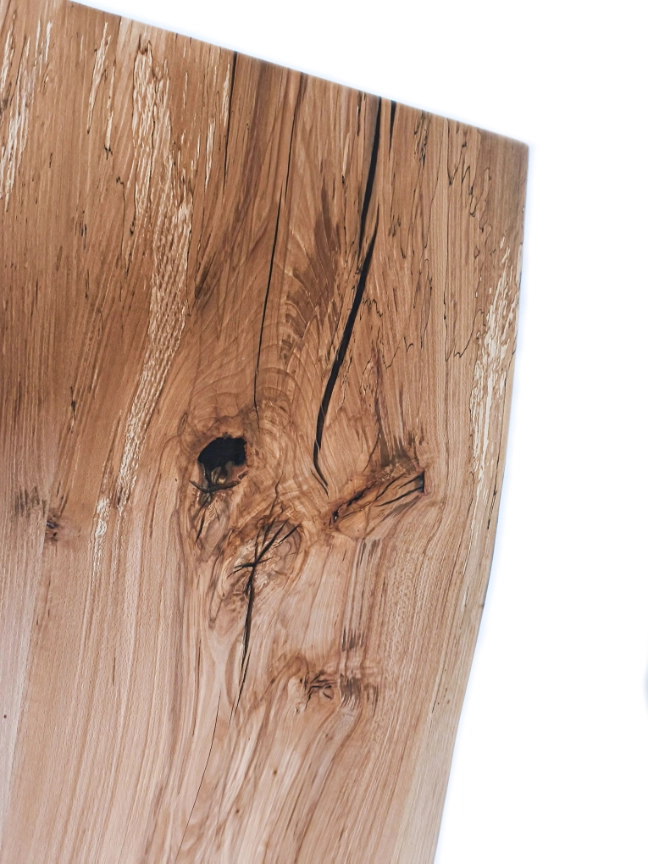1662_dreikant-esstisch-buche-butterfly-rustikal-detail-holzstruktur-hoch
