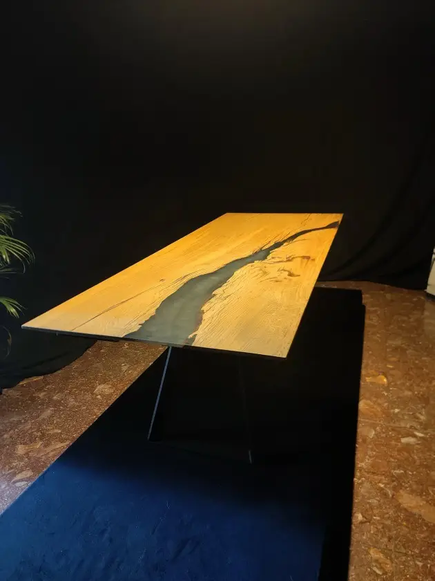 Dreikant Pop-up Store in Palma mit Tisch-Unikaten