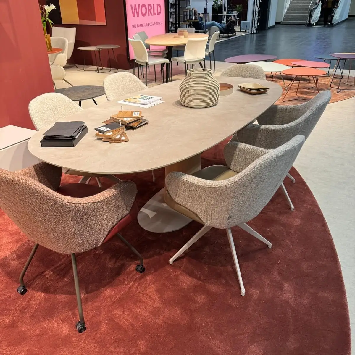 Dreikant Tisch-Unikat auf der Möbelmesse IMM Köln bzw. Maison & Objet Paris
