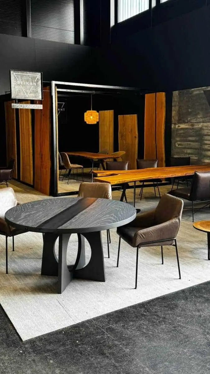 Dreikant Tisch-Unikat von der Bauen und Wohnen Messe, mobile Ansicht