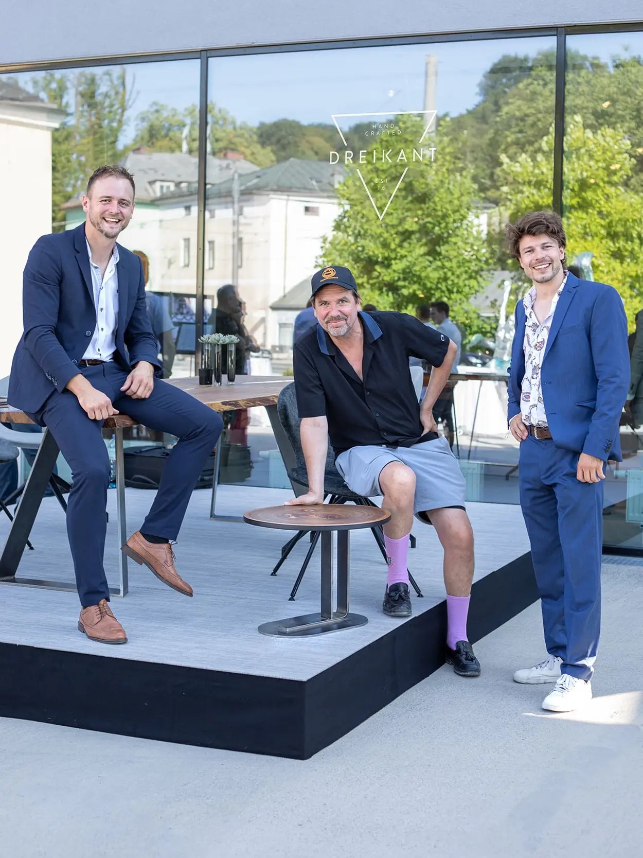 Detailansicht eines Dreikant Tisch-Unikats von der Jedermann-Veranstaltung